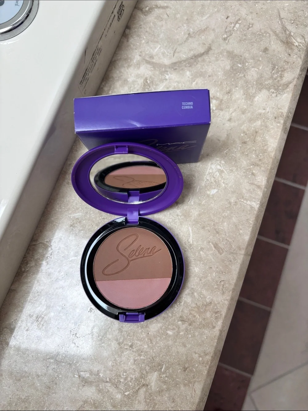 MAC Selena Limited Edition Purple Compact